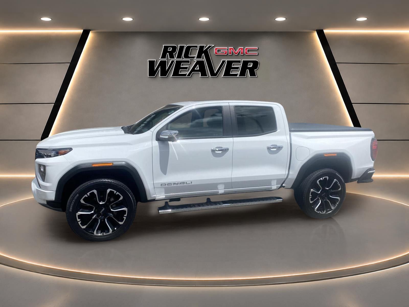 Used 2023 GMC Canyon Denali AWD/4WD image 3
