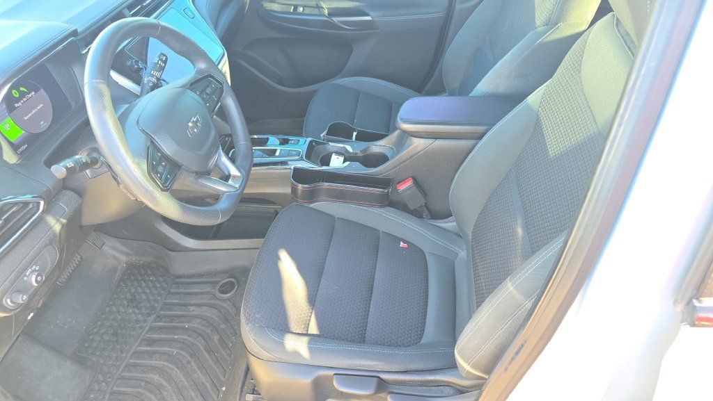 Used 2023 Chevrolet Bolt EUV LT w/ Driver Confidence Package FWD image 16