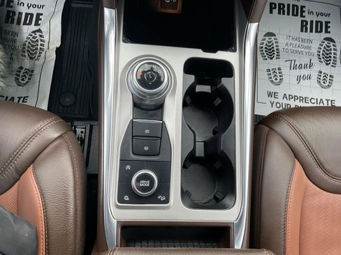 Used 2024 Ford Explorer King Ranch w/ Technology Package image 18