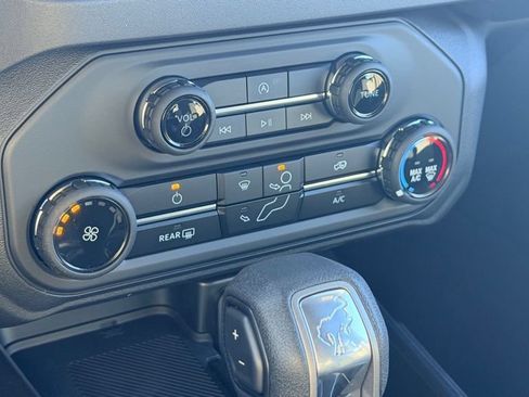 New 2025 Ford Bronco 4-Door w/ Sasquatch Package AWD/4WD image 24