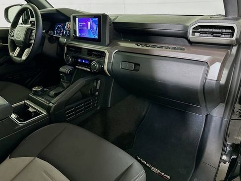 Certified 2025 Toyota Tacoma TRD Off-Road AWD/4WD image 27
