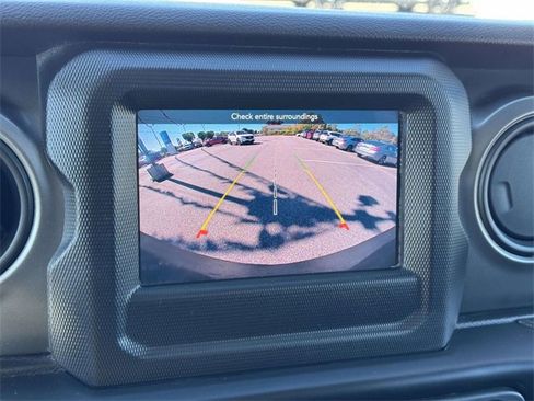 Used 2021 Jeep Wrangler Sport S image 23