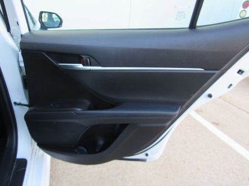 Used 2023 Toyota Camry SE image 22