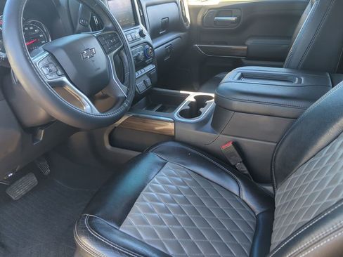 Used 2021 Chevrolet Silverado 1500 RST image 10