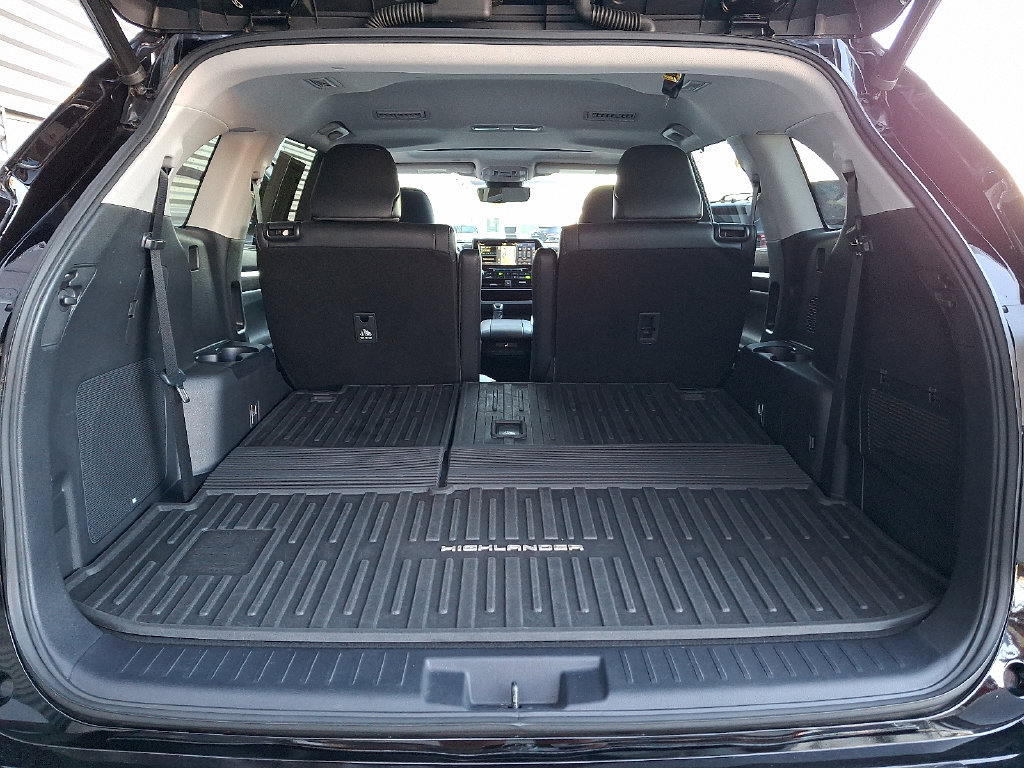 Used 2020 Toyota Highlander Limited AWD/4WD image 30