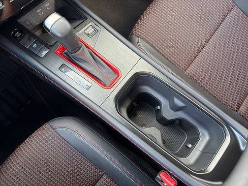 Used 2025 Nissan Kicks SR image 28