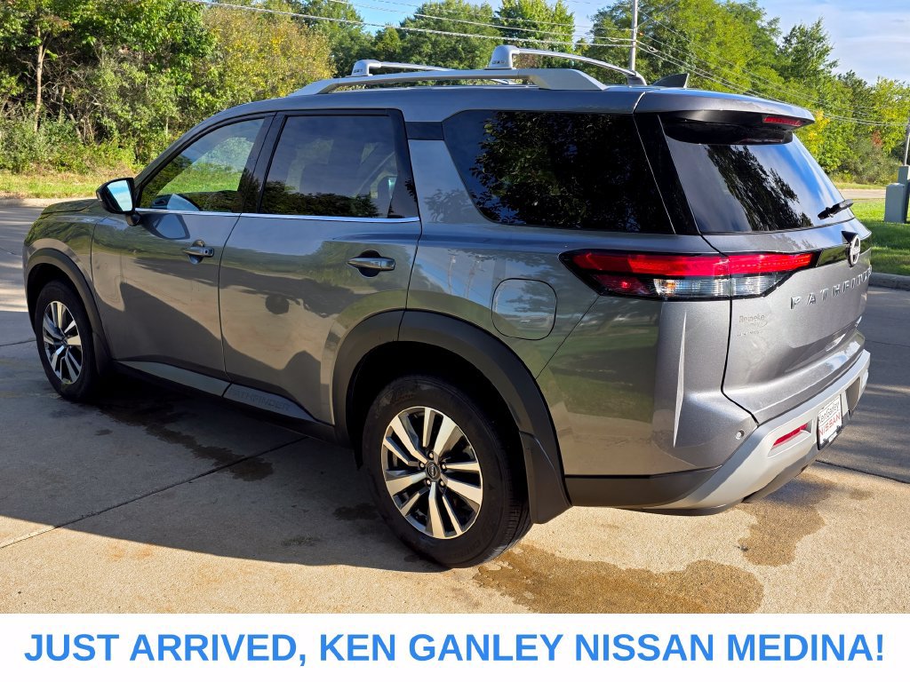 Certified 2024 Nissan Pathfinder SL AWD/4WD image 5