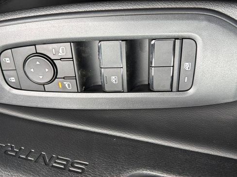 New 2026 Nissan Sentra SV w/ SV Convenience Package FWD image 23