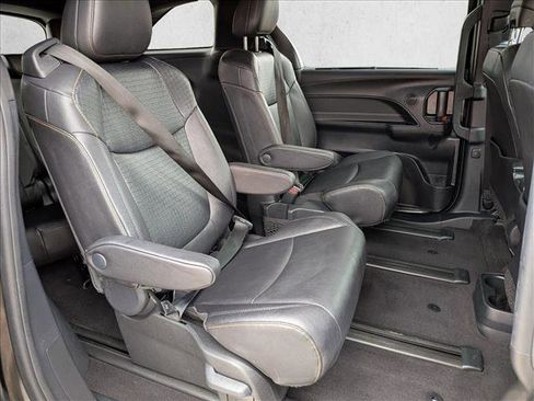 Used 2025 Toyota Sienna XLE Woodland Edition image 23