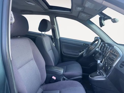 Used 2006 Pontiac Vibe w/ Security Package image 11