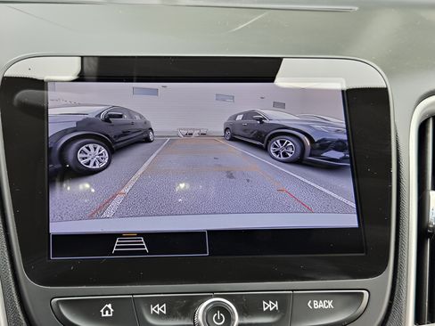 Used 2024 Chevrolet Malibu LT FWD image 17