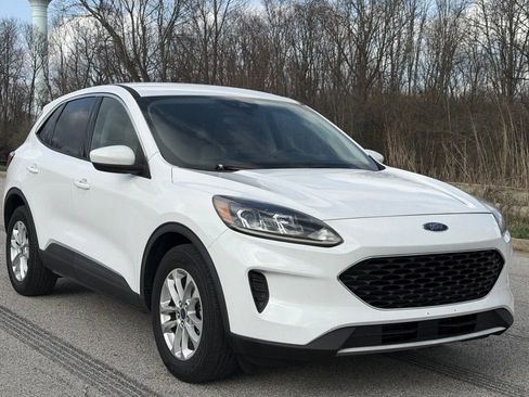 Used 2020 Ford Escape SE image 32