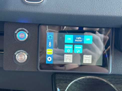 Used 2020 Mercedes-Benz Sprinter 3500 image 27