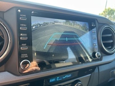 Used 2023 Toyota Tacoma TRD Off-Road image 10