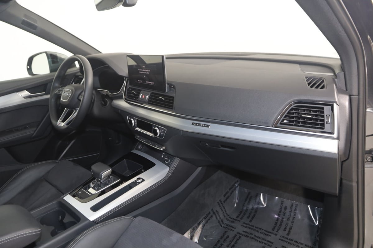 Used 2025 Audi Q5 e Premium Plus AWD/4WD image 33