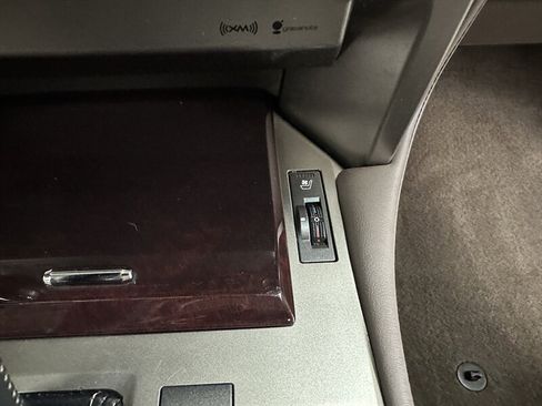 Used 2014 Lexus GX 460 w/ Premium Package AWD/4WD image 31