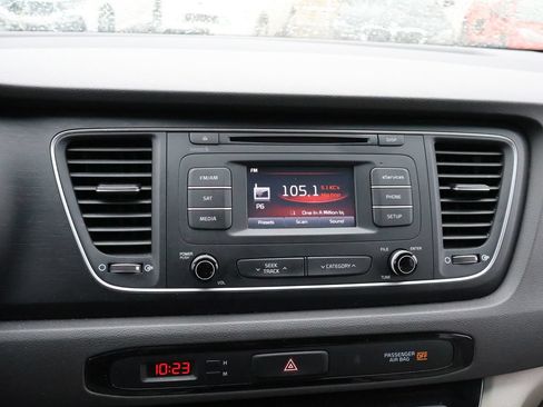 Used 2015 Kia Sedona LX w/ LX Convenience Package FWD image 23