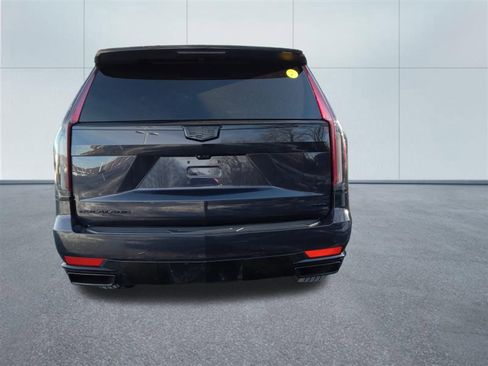 Used 2023 Cadillac Escalade Sport Platinum w/ LPO, ONYX Package image 4