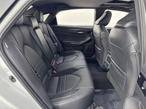 Used 2021 Toyota Avalon XSE image 38