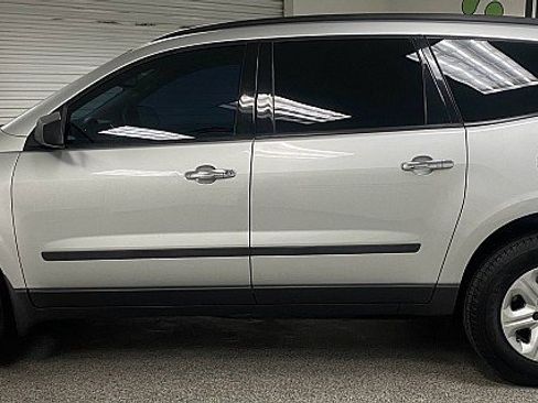 Used 2017 Chevrolet Traverse LS image 8