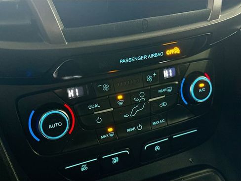 Used 2020 Ford Transit Connect XL image 16