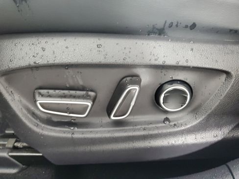 Used 2017 Toyota Prius Prime Advanced image 29