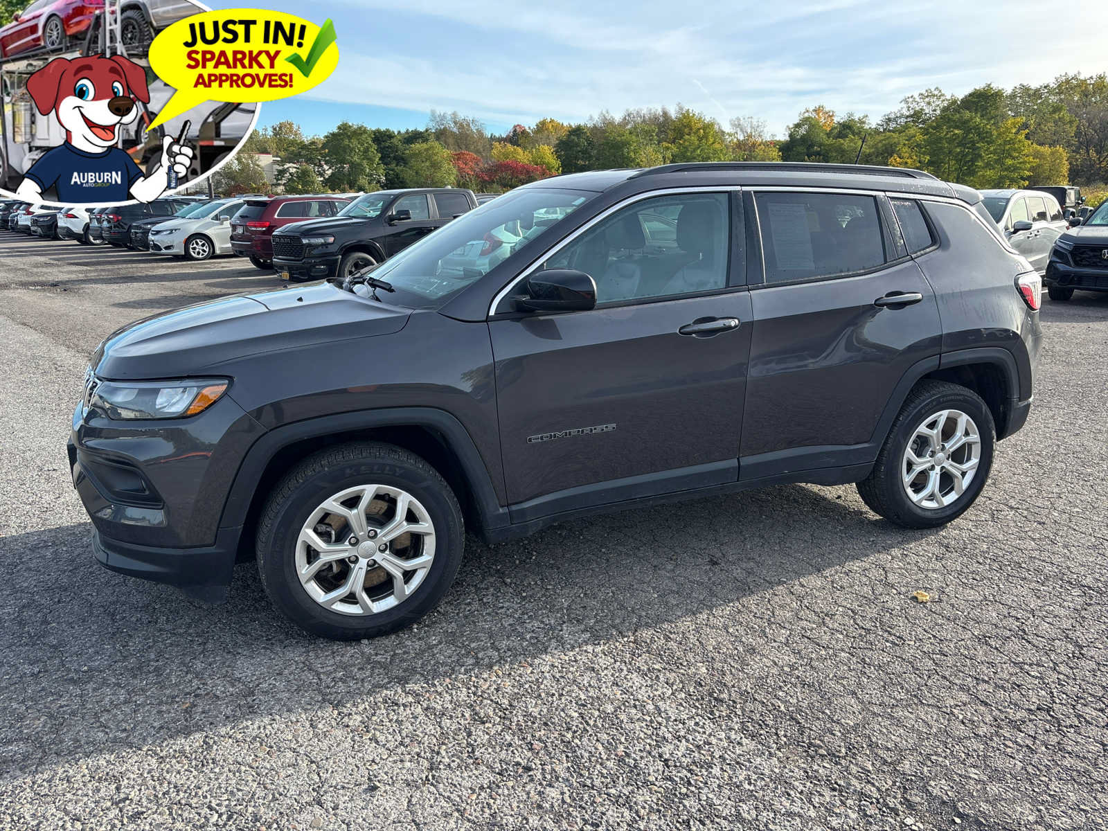 Used 2024 Jeep Compass Latitude w/ Convenience Group AWD/4WD image 1