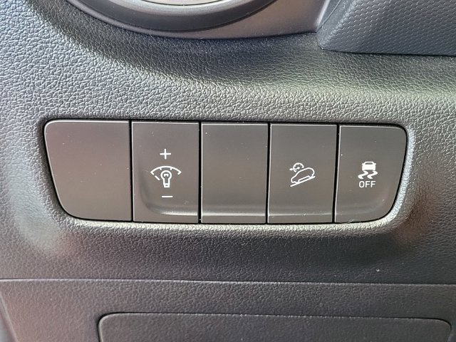 Used 2023 Hyundai Kona SEL FWD image 14