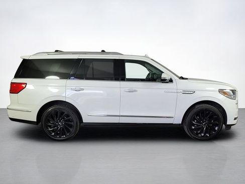 Used 2020 Lincoln Navigator Reserve w/ Equipment Group 208A Reserve AWD/4WD image 2