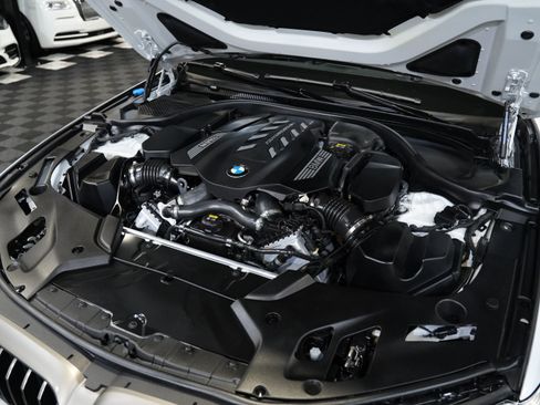 Used 2021 BMW M550i xDrive w/ Executive Package AWD/4WD image 53