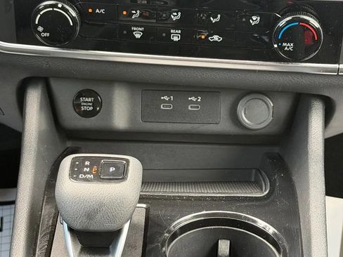 Used 2024 Nissan Rogue S FWD image 24