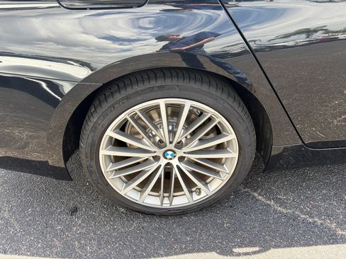 Used 2018 BMW 530i w/ Premium Package RWD image 10