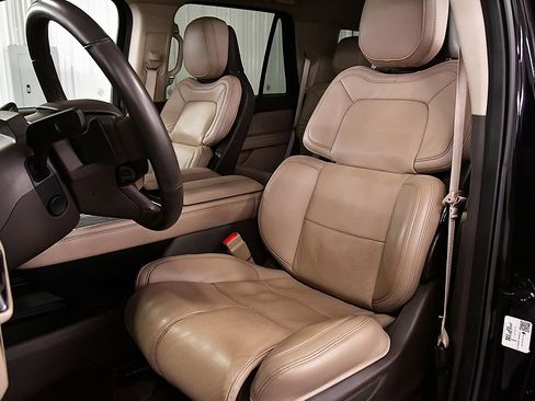 Used 2024 Lincoln Navigator Reserve AWD/4WD image 27