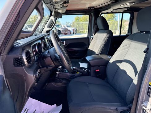Used 2021 Jeep Gladiator Sport image 13