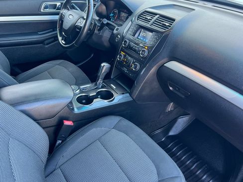 Used 2016 Ford Explorer XLT AWD/4WD image 14