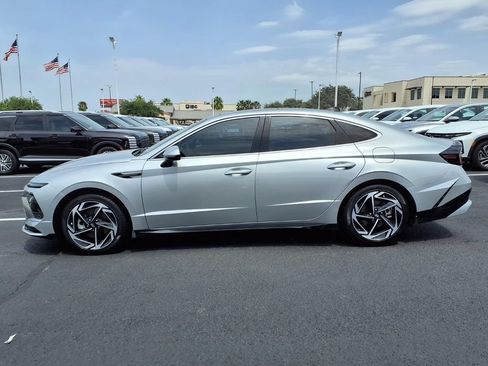 Certified 2024 Hyundai Sonata SEL w/ Convenience Package FWD image 2