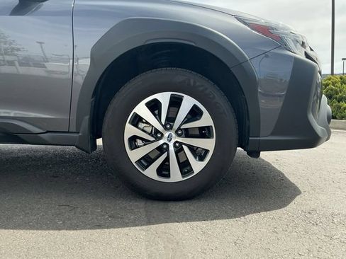Used 2025 Subaru Outback Premium AWD/4WD image 24