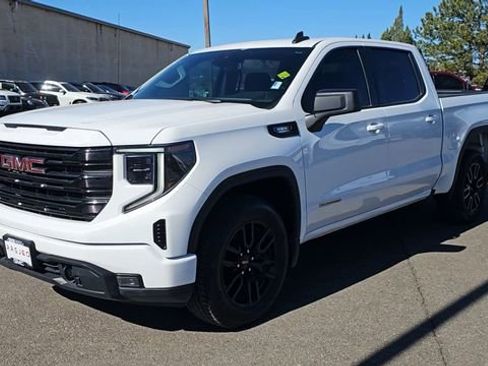 Used 2023 GMC Sierra 1500 Elevation AWD/4WD image 4