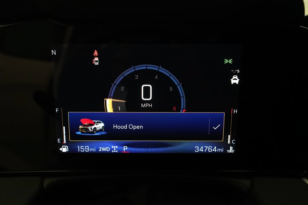 Used 2025 Chevrolet TrailBlazer LT AWD/4WD image 2