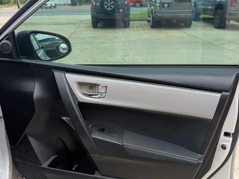 Used 2018 Toyota Corolla LE FWD image 20