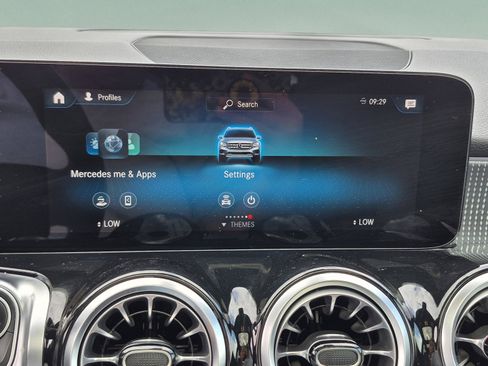 Used 2023 Mercedes-Benz GLB 250 image 27