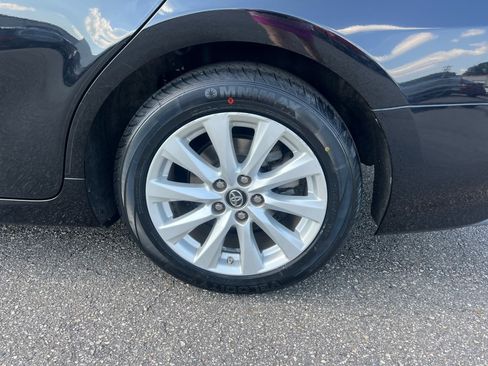 Used 2019 Toyota Camry LE FWD image 21