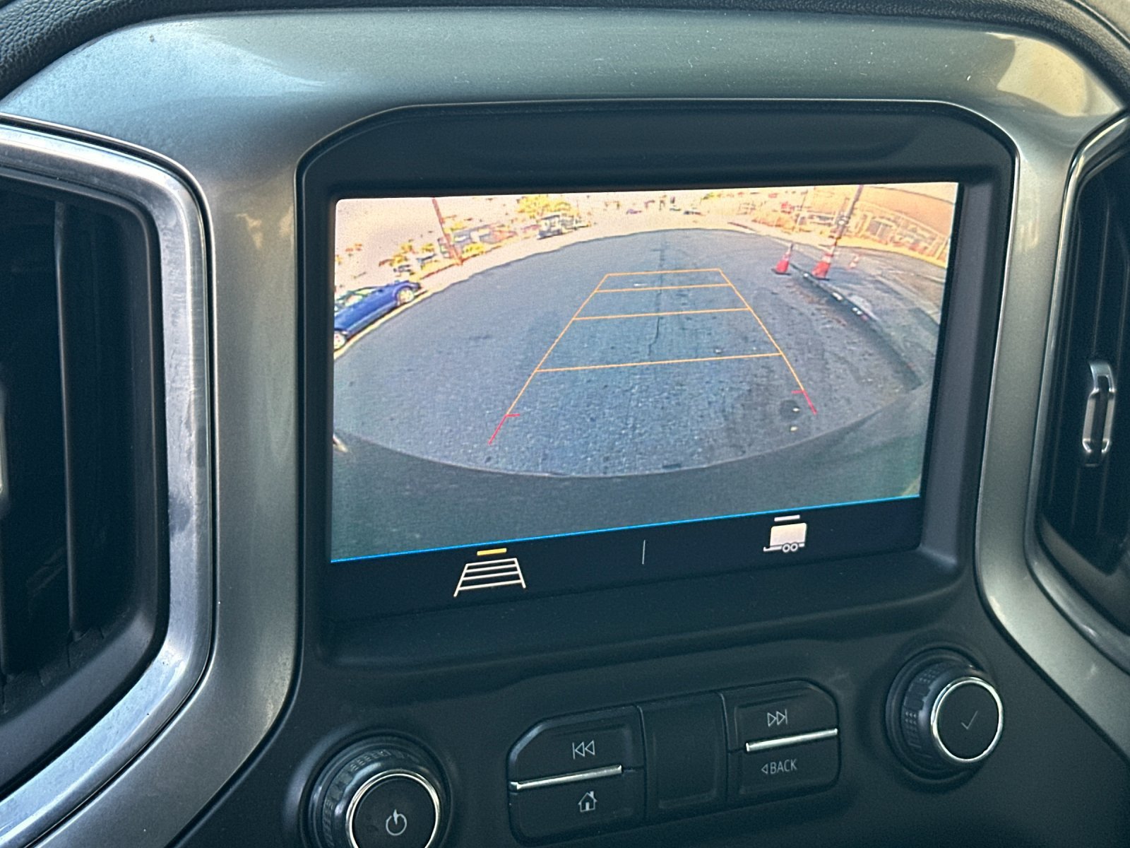 Used 2020 Chevrolet Silverado 1500 LT w/ All-Star Edition RWD image 17