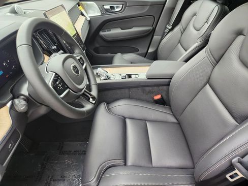 New 2026 Volvo XC60 B5 Ultra w/ Protection Package Premier AWD/4WD image 4