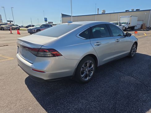 Used 2023 Honda Accord EX image 3