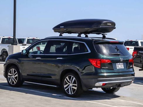 Used 2017 Honda Pilot Touring image 6
