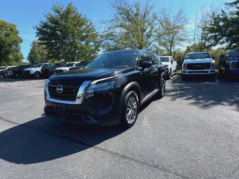 Used 2024 Nissan Pathfinder SV AWD/4WD image 4