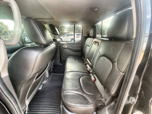 Used 2020 Nissan Frontier PRO-4X w/ Pro-4x Utility Package AWD/4WD image 23