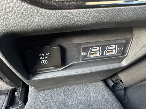 Used 2024 Jeep Grand Cherokee Altitude RWD image 23