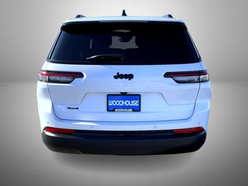 Used 2023 Jeep Grand Cherokee L Laredo image 6